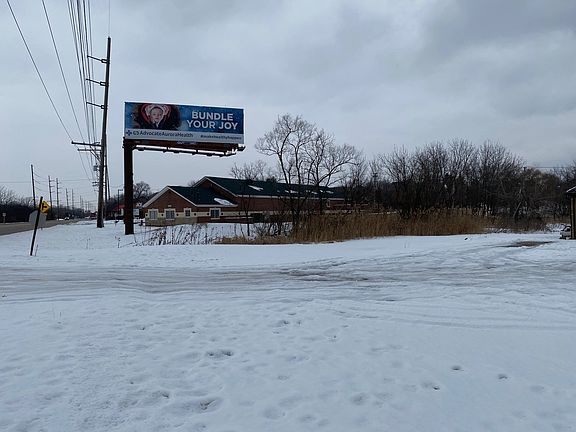 2nd image of 914 S Northwest Hwy