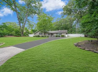 11 Barker Dr, Stony Brook, NY 11790