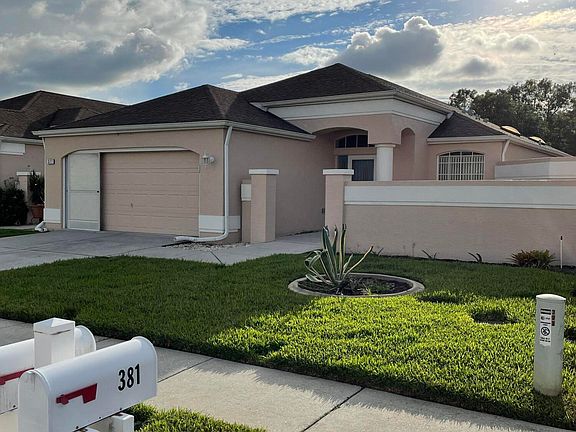 3rd image of 377 Royal Palm Way