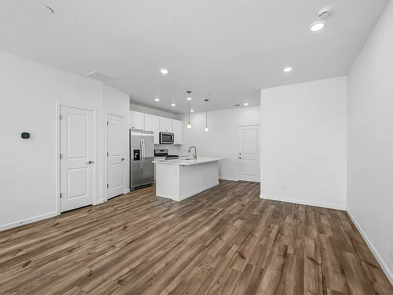 6817 Huddersfield Ln — Photo 6