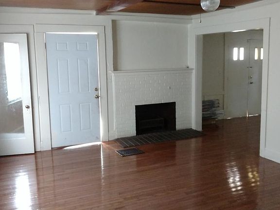 4th image of 225 N Independence Ave