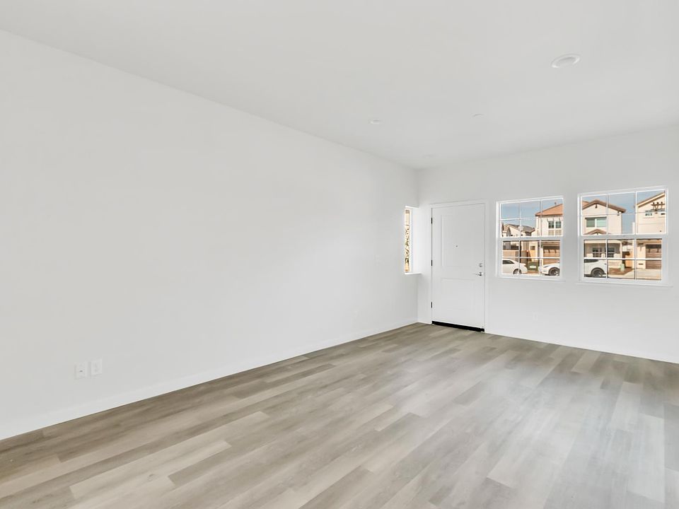 1st image of 45 Lake House Ct