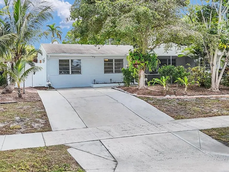 702 Sunset Dr — Photo 7