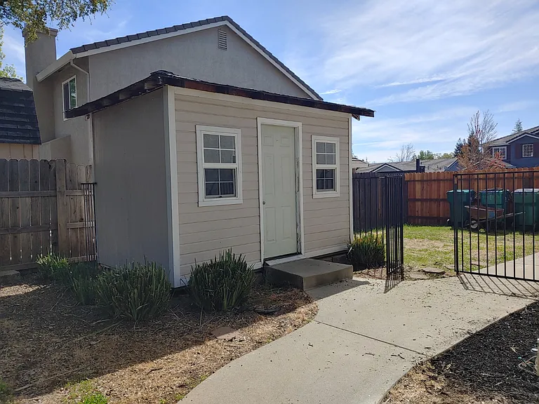 4234 Crazy Horse Rd — Photo 23