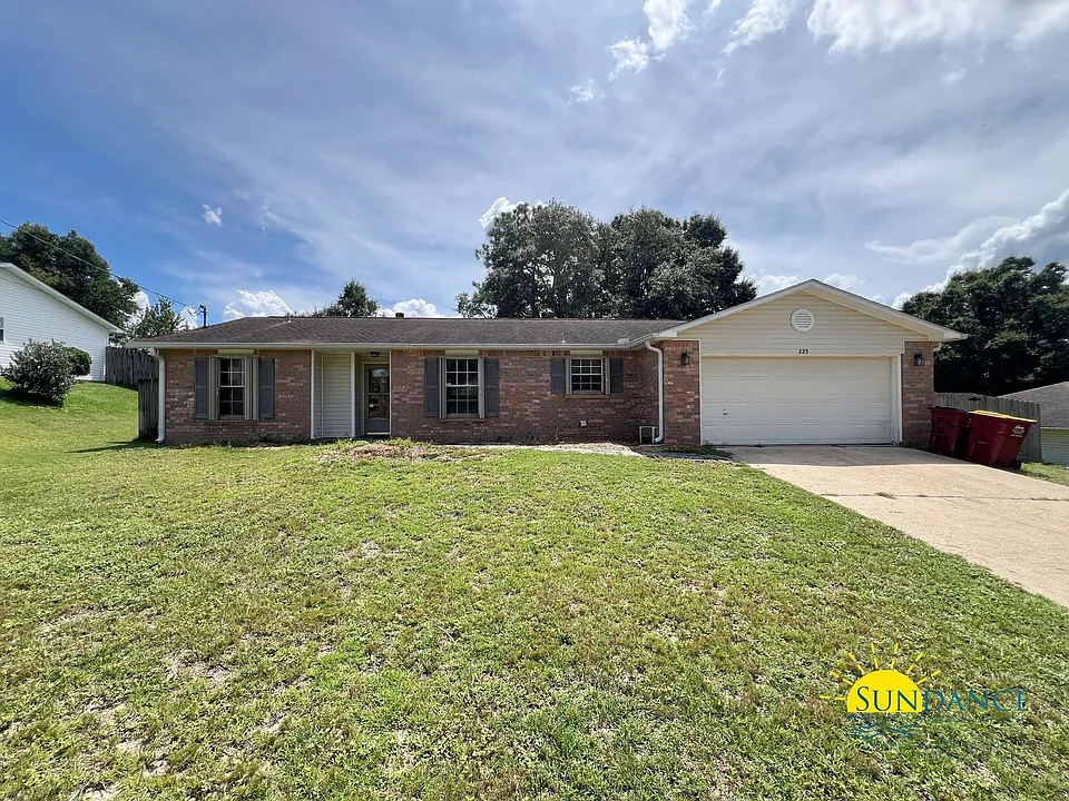 223 Westview Dr