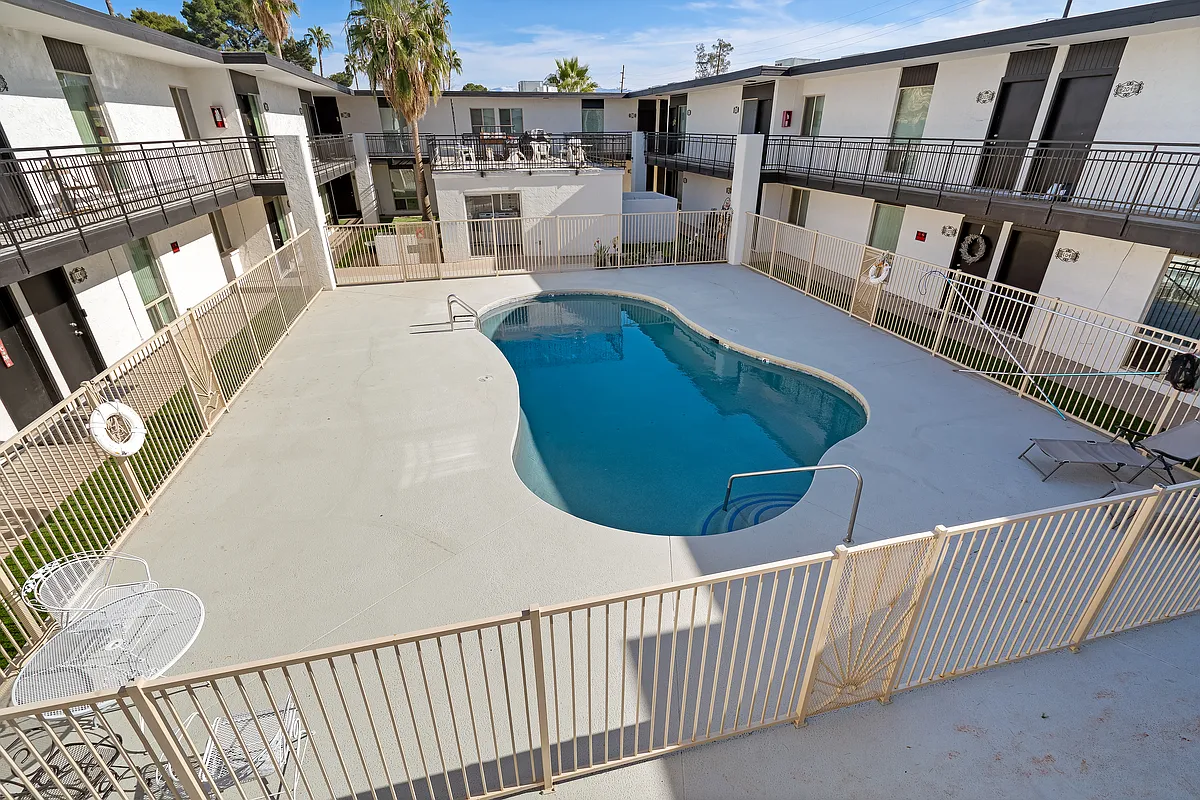 Building Photo - 5570 E Hampton St #205