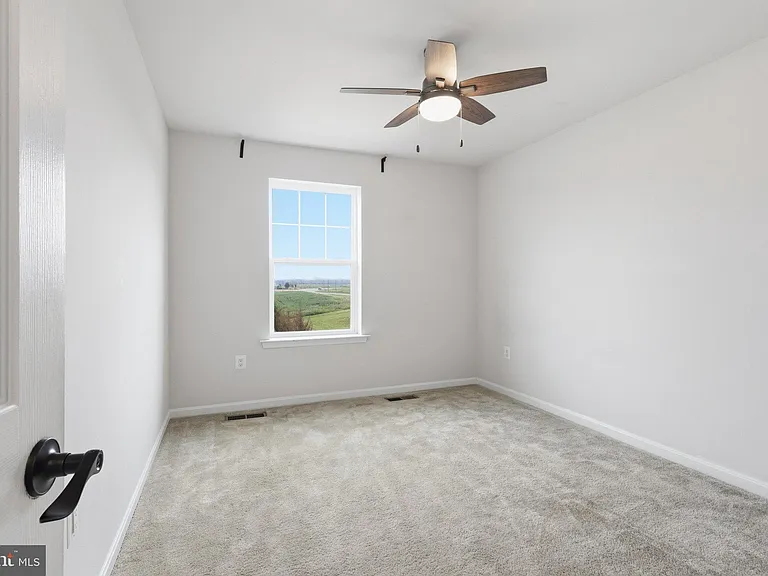 10302 Spotswood Dr — Photo 30