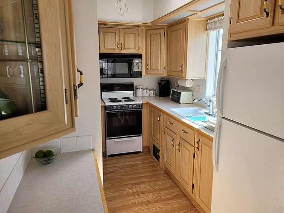 4th image of 7201 E 32nd St #758