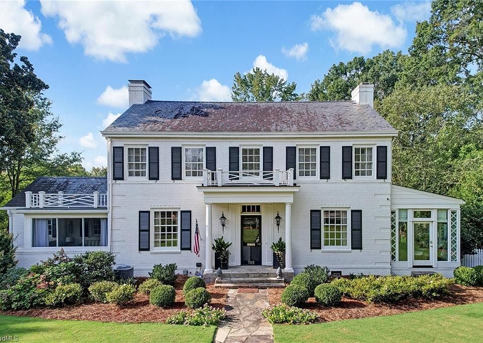 1st image of 705 Woodland Dr