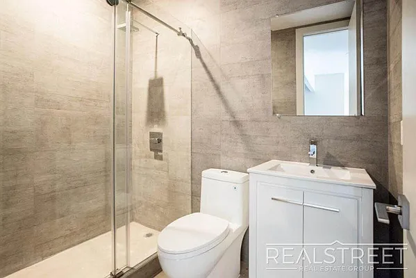 Rented by Real Street Inc | media 7