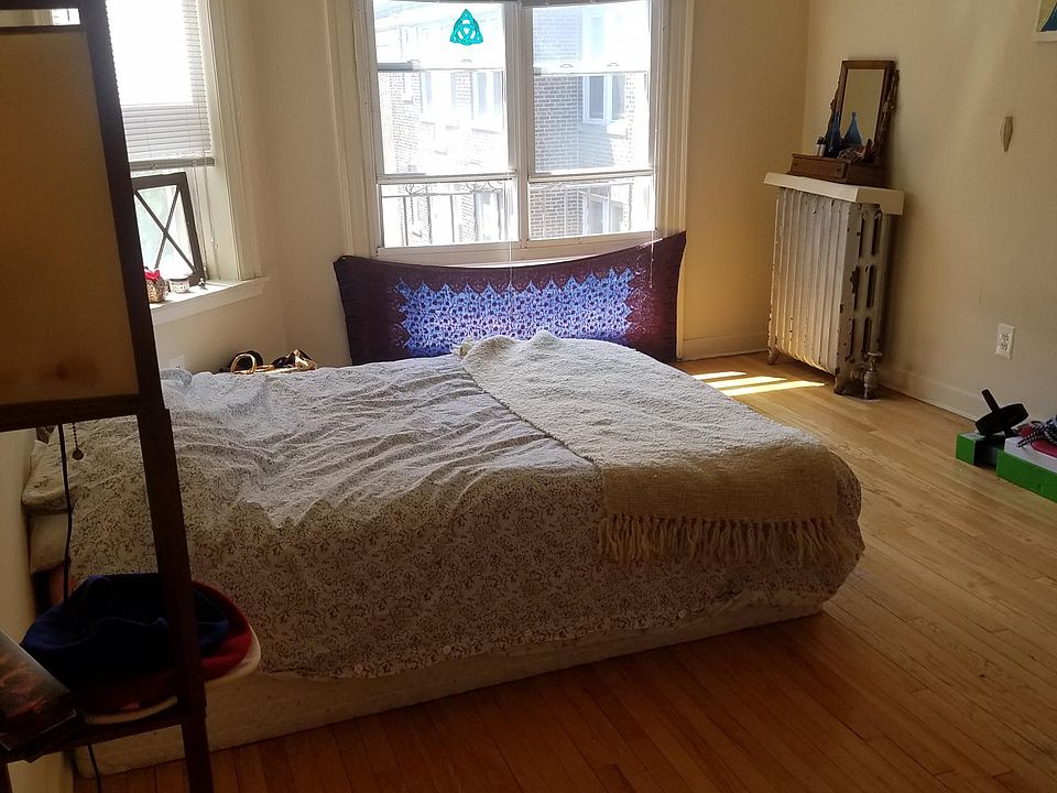 2nd image of 1014 W Loyola Ave #3