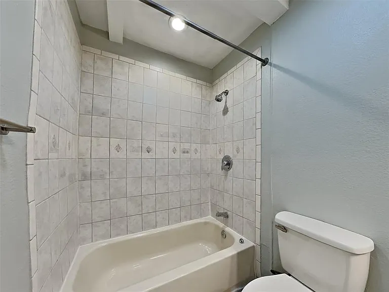 517 Burgett St — Photo 15