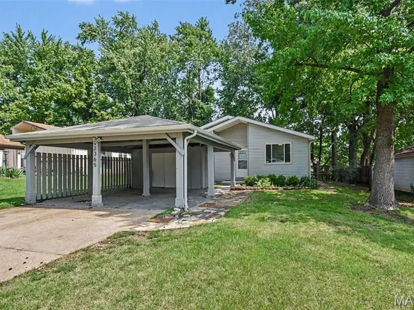 2365 Buttonwood Ct, Florissant, MO 63031