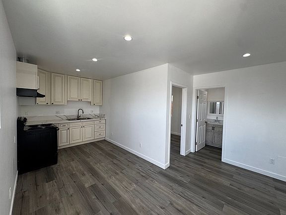 2nd image of 2377 Del Rosa Ave #4