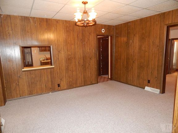 5th image of 821 N Woodlawn Ave