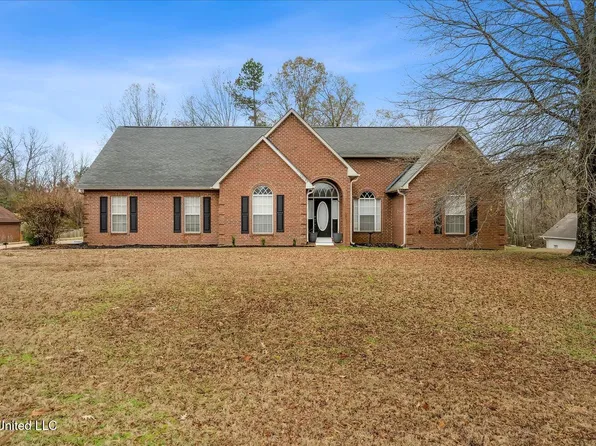 10195 Cypress Plantation Dr S, Olive Branch, MS 38654