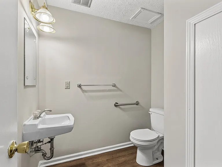 3395 Montavesta Rd — Photo 18