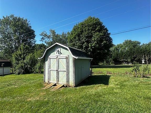 3rd image of 264 Fairplains Rd