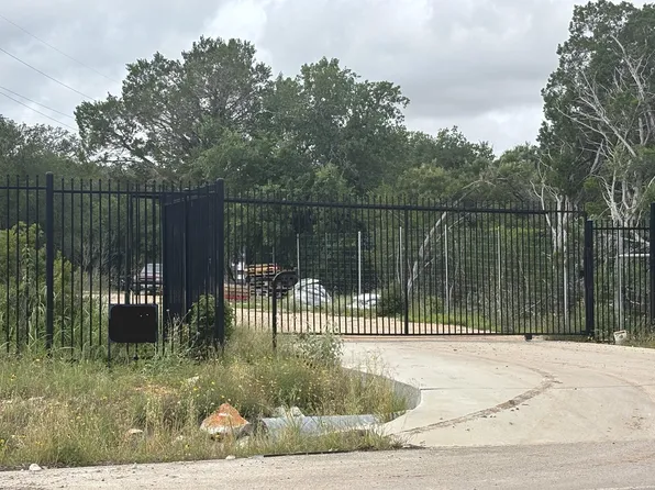 1711 W McCarty Ln, San Marcos, TX 78666
