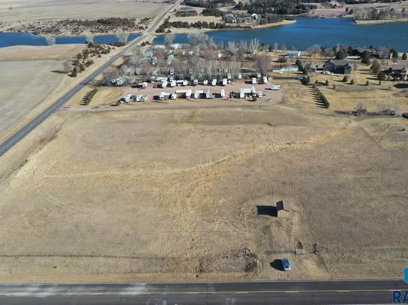 45102 262nd St, Canistota, SD 57012
