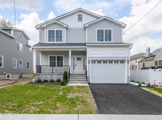 128 Church St, Keyport, NJ 07735