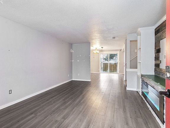 2nd image of 5405 NE 61st Ct