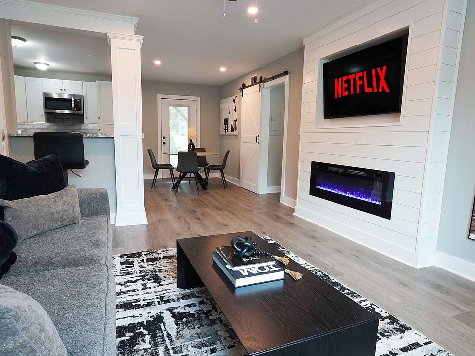 1st image of 2115 College St #2115
