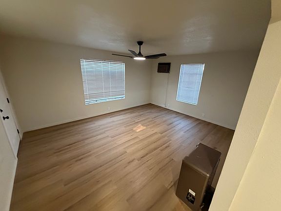 5th image of 458 Basswood Dr