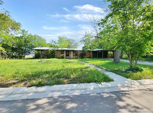 844 Elizabeth Rd, Terrell Hills, TX 78209