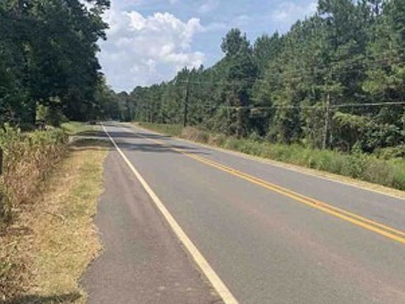 Exterior Neighborhood (street photo)