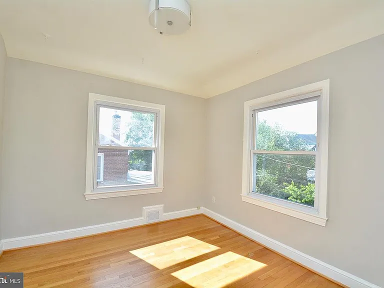 2602 S Troy St — Photo 14
