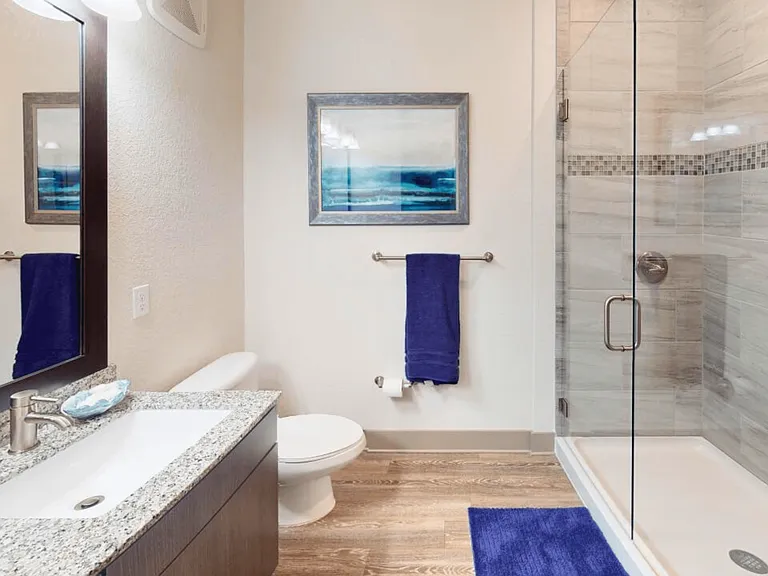 Centre Pointe Apartments — Photo 23