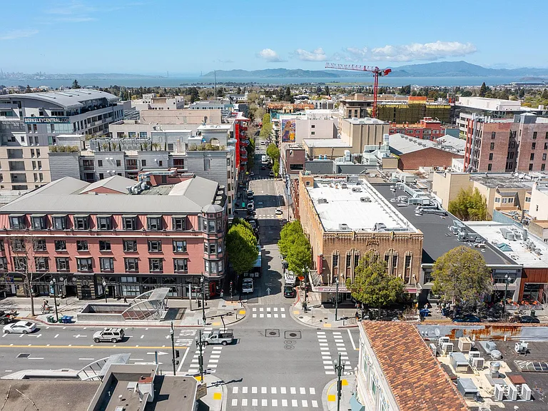 Artisan Berkeley — Photo 88