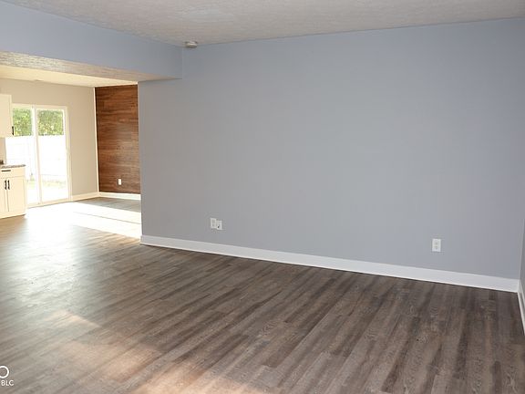 5th image of 4032 Waterfield Dr