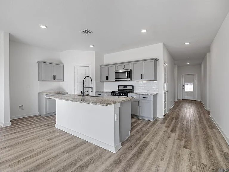 12856 Silverbell Ave — Photo 7