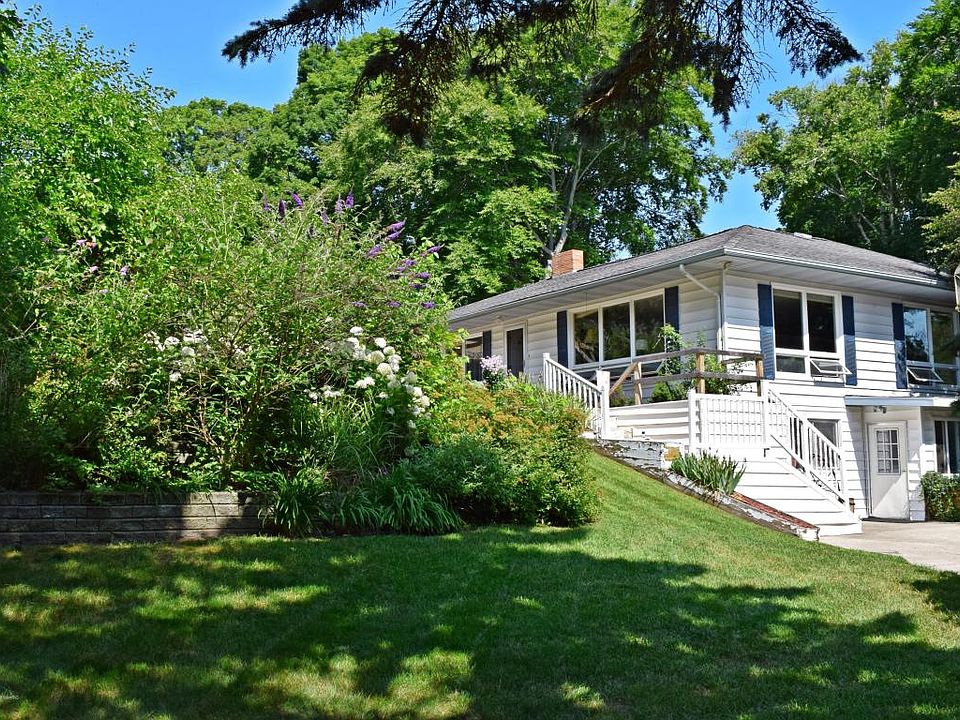 1st image of 809 Saint Catherine St