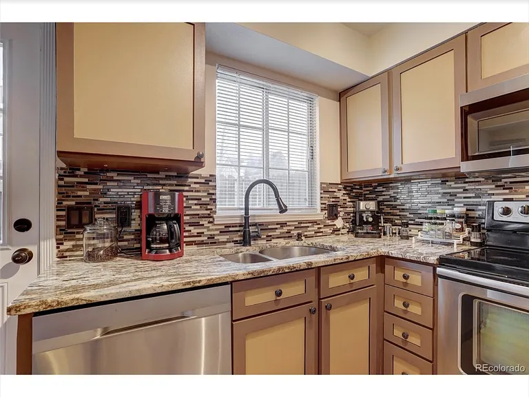 1662 S Blackhawk Way #D — Photo 14