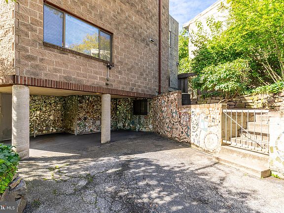 2nd image of 4005 Woodland Ave