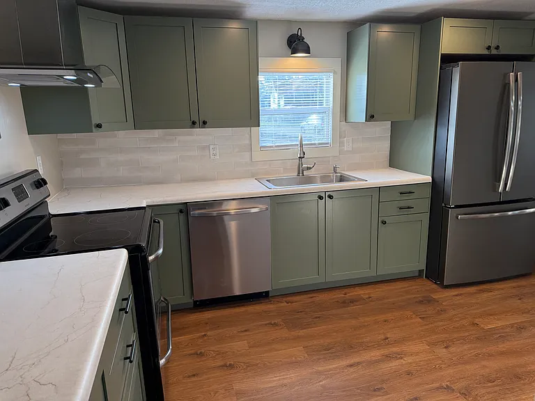 136 W Vine St — Photo 2