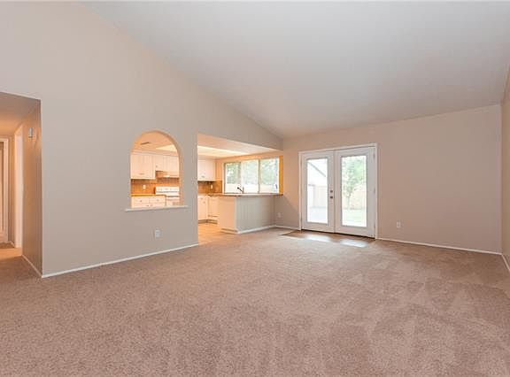 3rd image of 614 Forest Park Pl