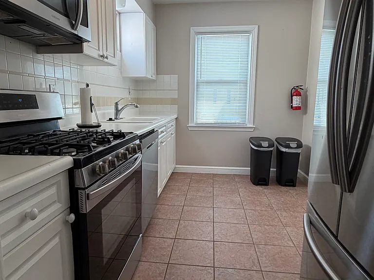 7703 Winchester Ave — Photo 5