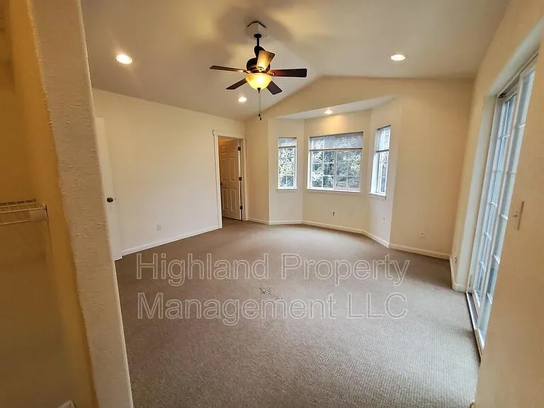 1247 NE Williams St — Photo 20