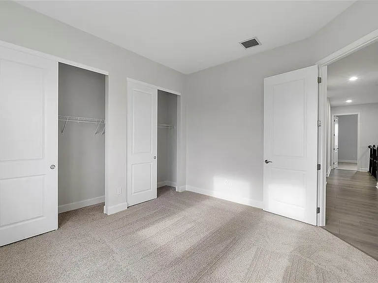 5223 Liberty Lane The — Photo 3