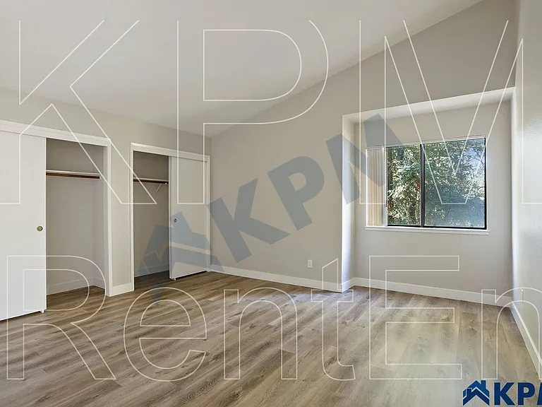 Stamford Court Apartments — Photo 14