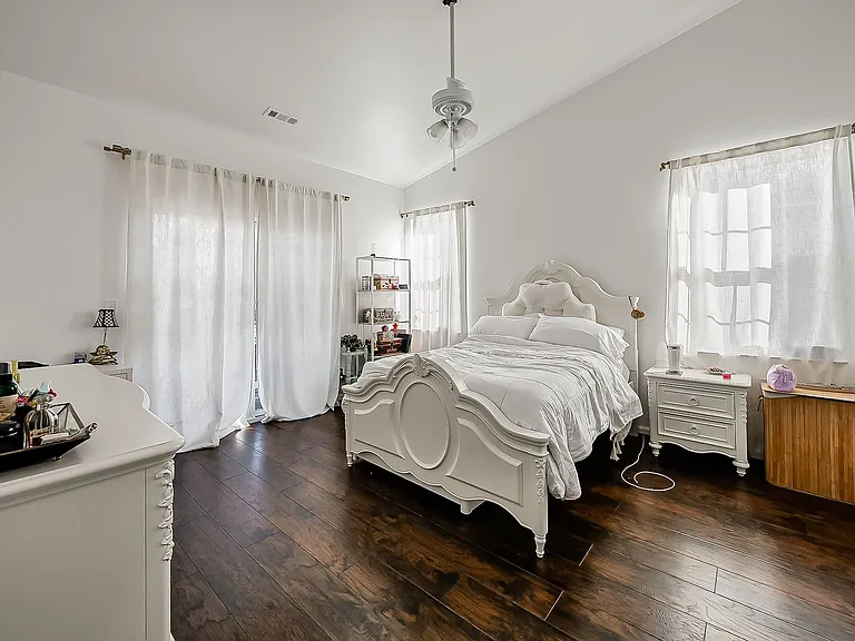 14520 Vauxhall Dr — Photo 13