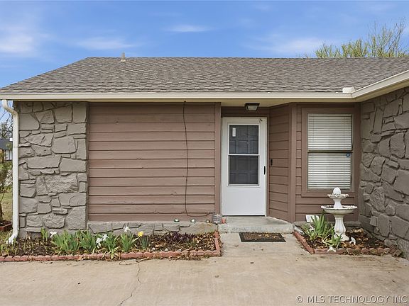 3rd image of 1917 N Desert Palm Ave