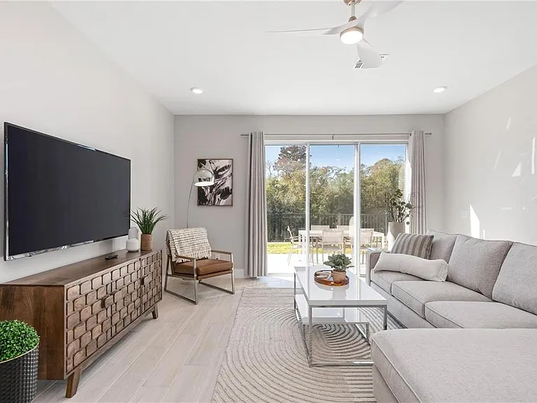 7834 Spectrum Dr — Photo 6