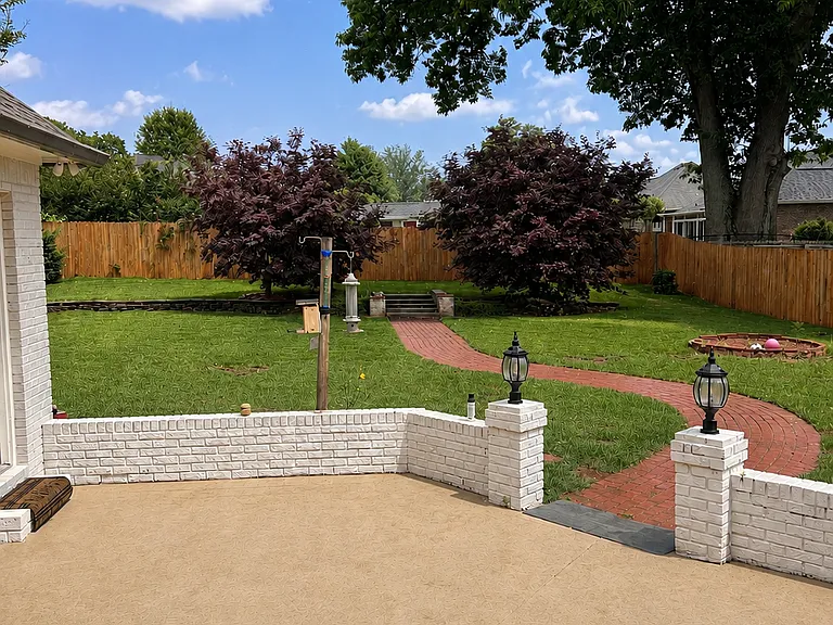 129 Forrest Ln — Photo 2