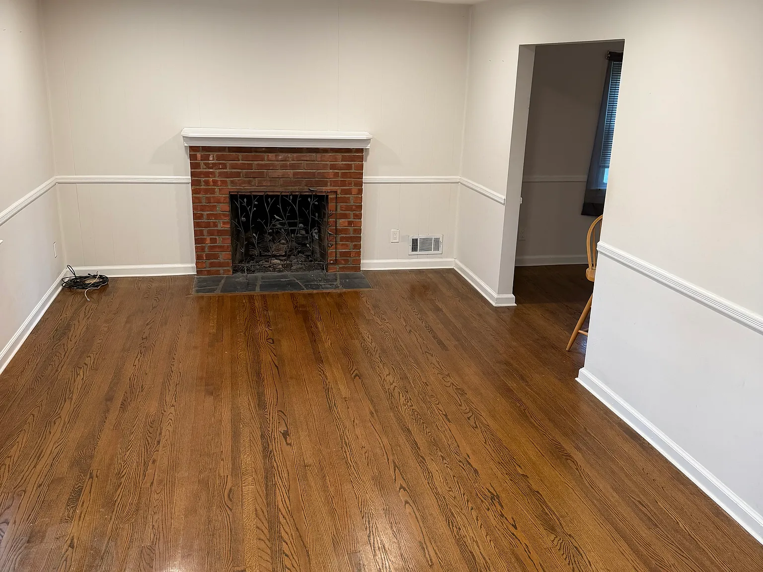 3 bed, 2.5 bath, 1599 sqft, $5,100 — Photo 2