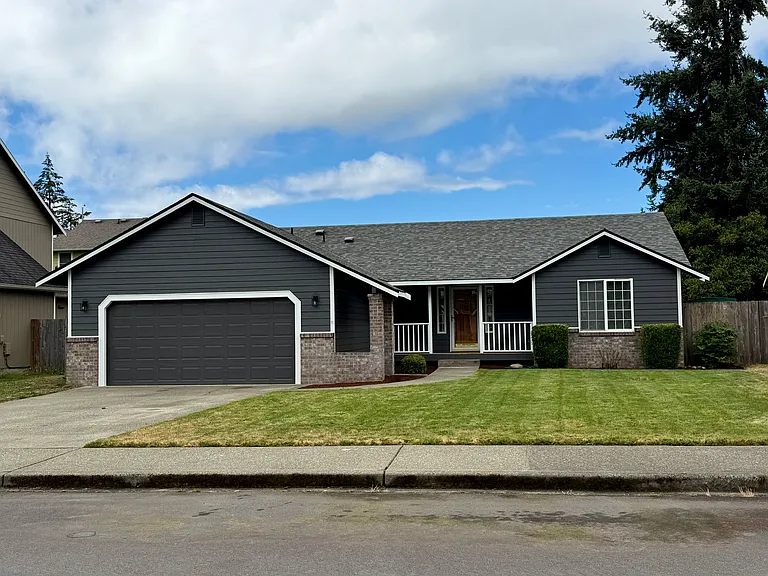 3309 Davis Ct NE — Photo 1